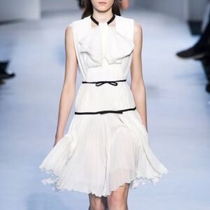 Giambattista Valli Runway little white silk dress Made in Italy
